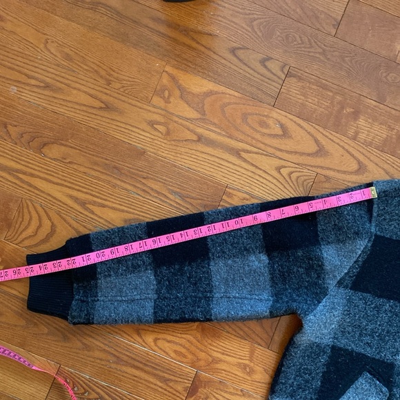 Roots wool black/grey size 5 bomber style plaid jacket/coat women’s. - Picture 14 of 16